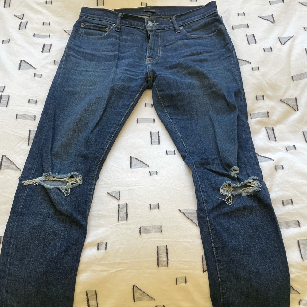 Men’s Abercrombie and Fitch Destroyed skinny jeans